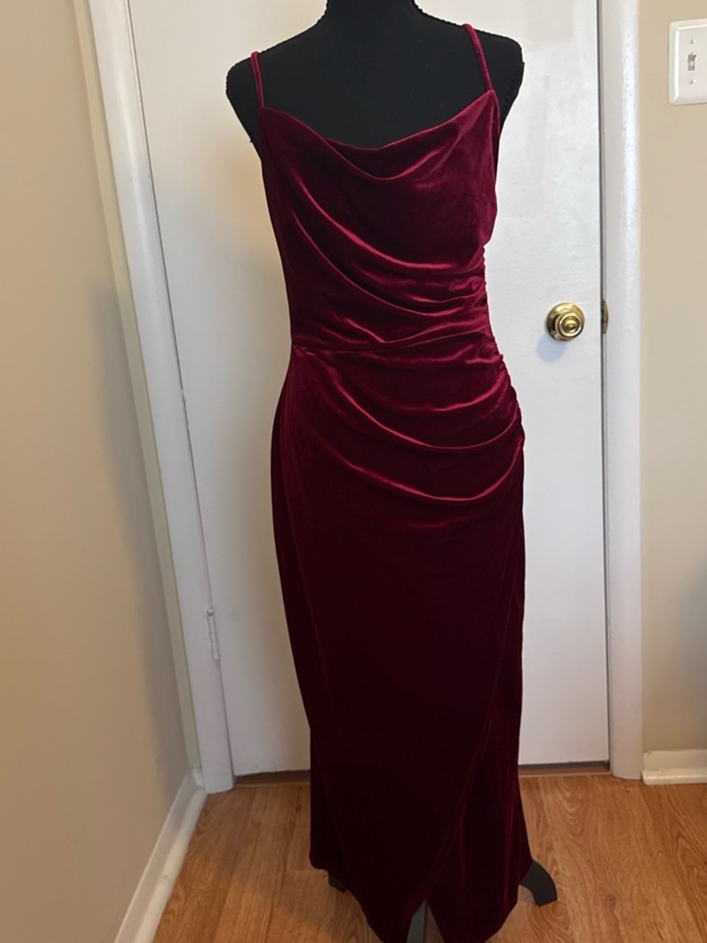 Laundry by Shelli Segal Burgundy Velvet Maxi Dress – Size 8